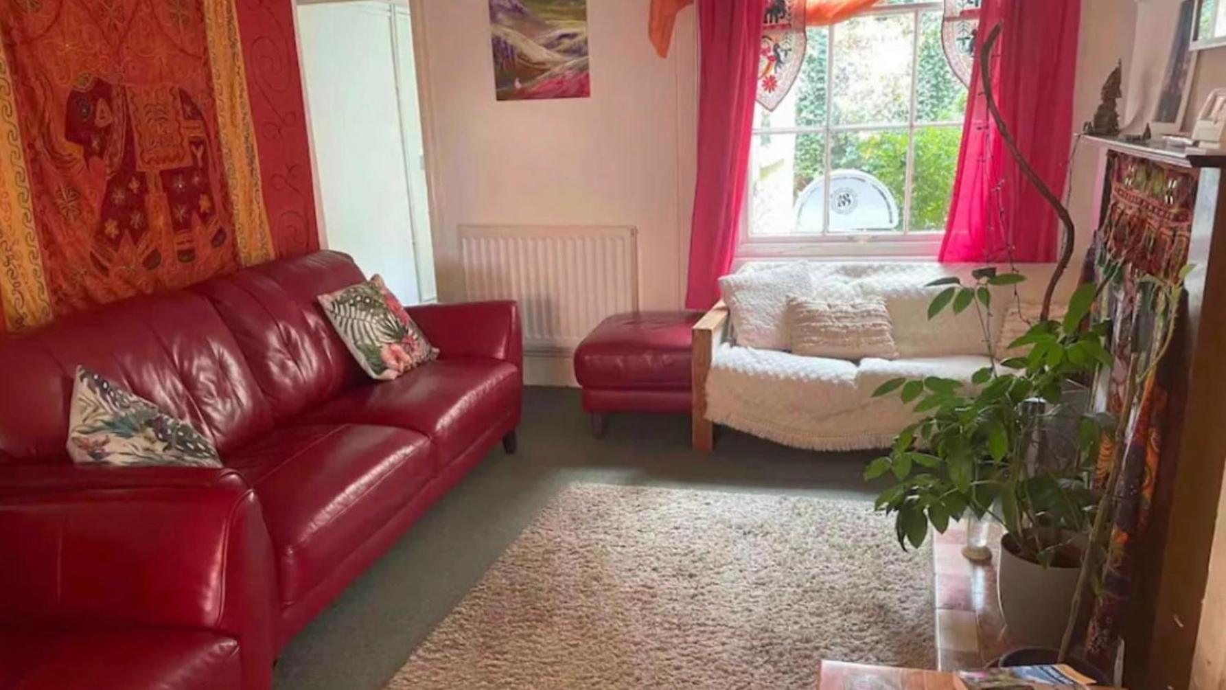 Homestay In The Heart Of Avalon Глостънбъри Екстериор снимка