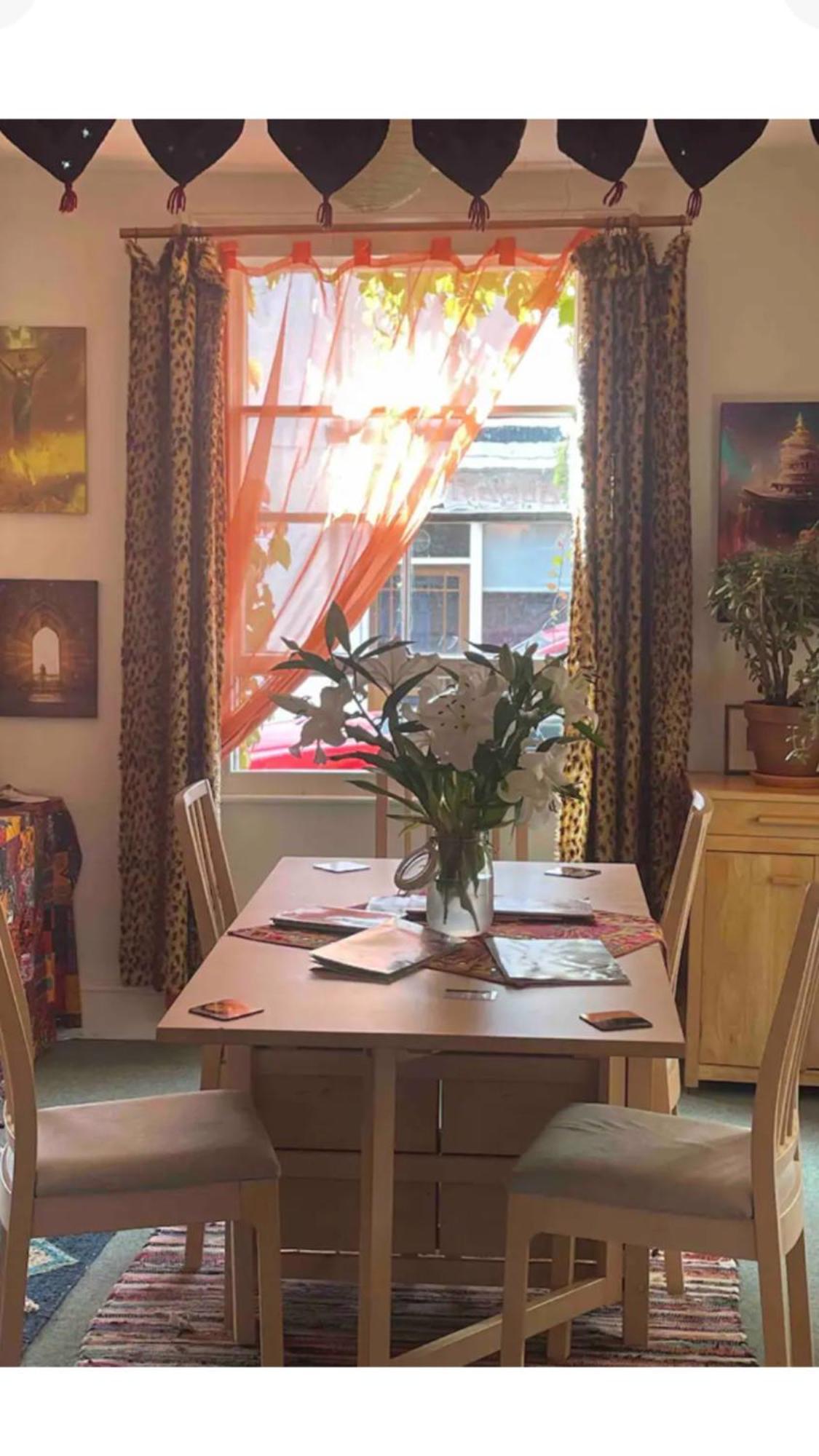 Homestay In The Heart Of Avalon Глостънбъри Екстериор снимка