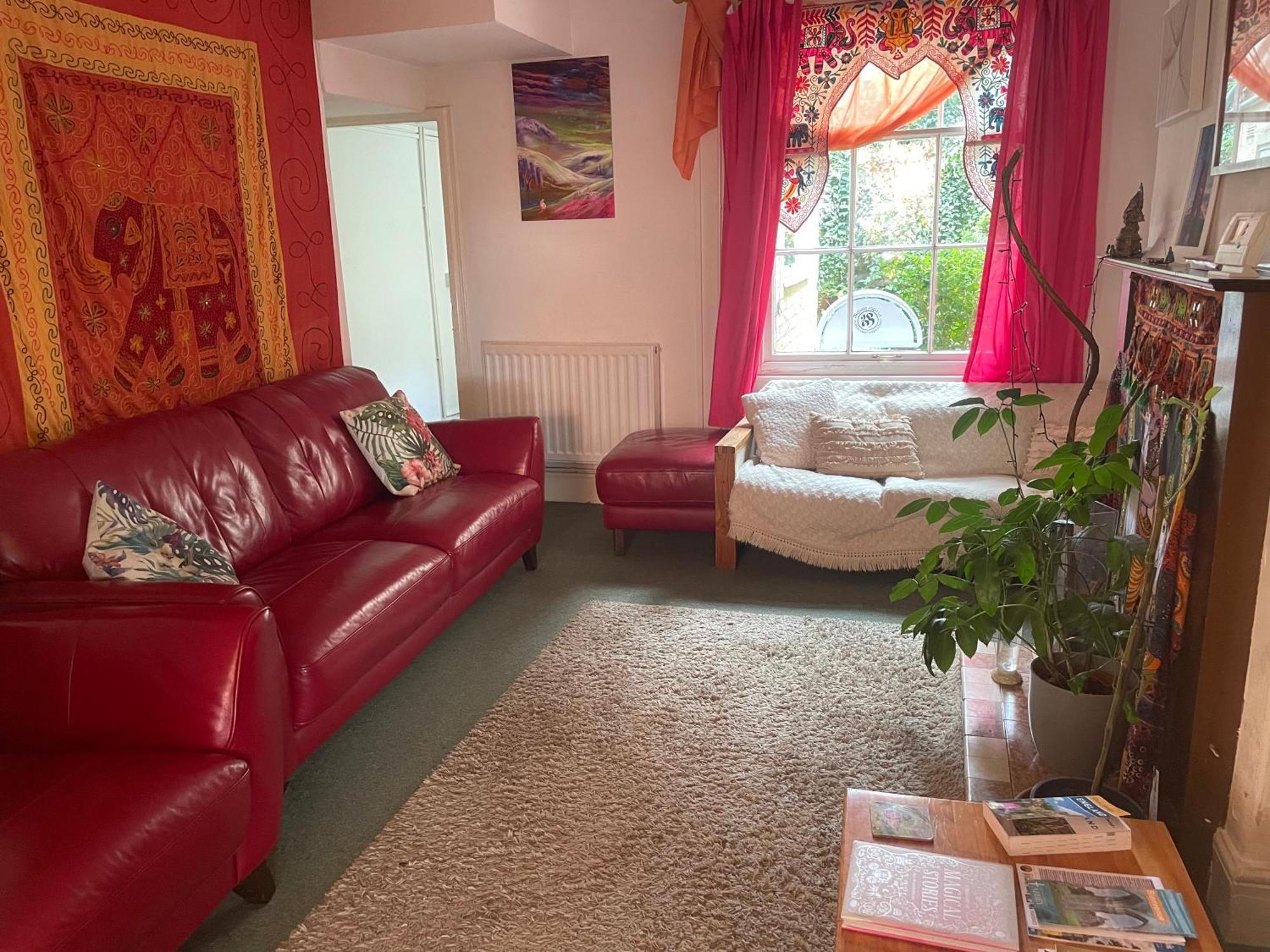 Homestay In The Heart Of Avalon Глостънбъри Екстериор снимка